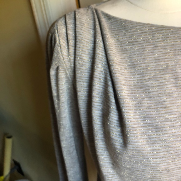 Ann Taylor Top - Picture 2 of 6